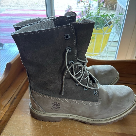 Timberland Boots - Picture 3 of 3